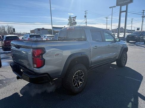 Used 2025 Chevrolet Colorado ZR2 w/ Technology Package image 2
