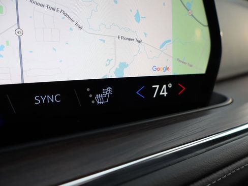 Used 2025 Chevrolet Suburban Z71 w/ Z71 Off-Road Package image 27