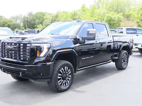 Used 2025 GMC Sierra 2500 Denali Ultimate AWD/4WD image 5