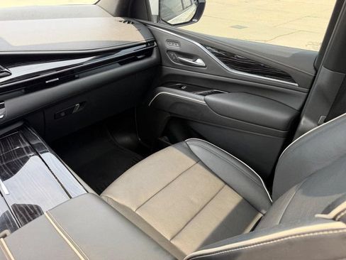 Used 2021 Cadillac Escalade Sport w/ Driver Assist Tech Package AWD/4WD image 19