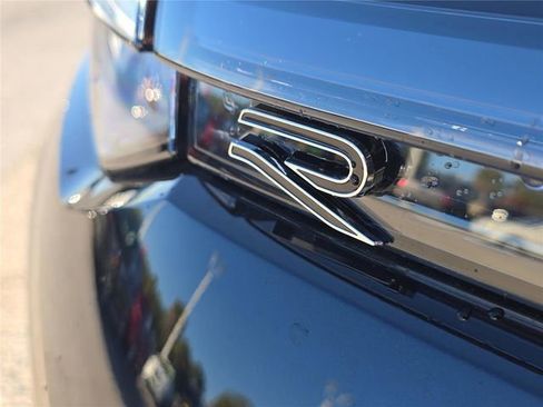 New 2026 Volkswagen Tiguan SE R-Line image 3