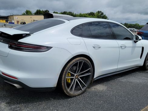 Used 2018 Porsche Panamera w/ Premium Package Plus RWD image 4