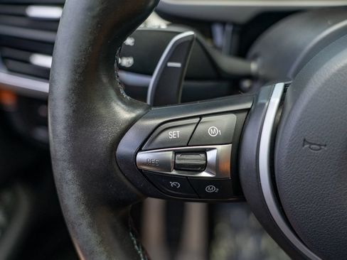 Used 2017 BMW X6 M AWD/4WD image 30