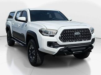 Used 2018 Toyota Tacoma TRD Off-Road video 2