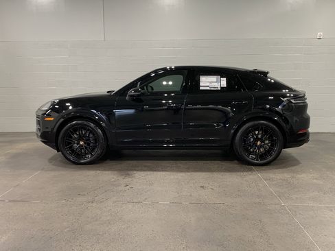 New 2026 Porsche Cayenne Coupe image 2