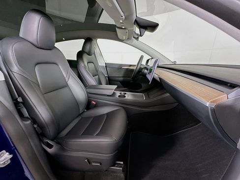 Used 2024 Tesla Model Y Long Range image 30