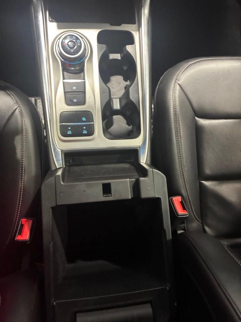 Used 2023 Ford Explorer XLT w/ Equipment Group 202A RWD image 28