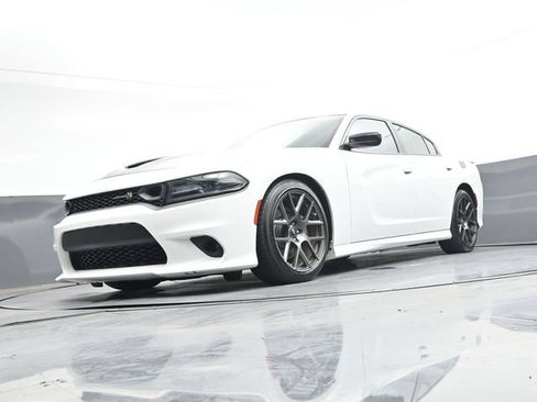 Used 2019 Dodge Charger Scat Pack w/ Plus Group RWD image 38