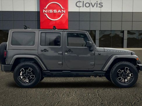 Used 2017 Jeep Wrangler Unlimited Sahara image 9