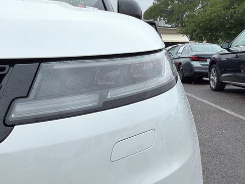 Used 2025 Land Rover Range Rover Sport Dynamic SE image 9