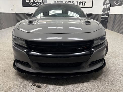 Used 2017 Dodge Charger R/T w/ Navigation & Travel Group RWD image 5