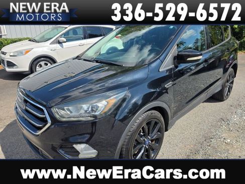 Used 2017 Ford Escape Titanium FWD image 1