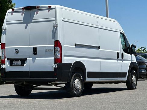 Used 2025 RAM ProMaster 2500 FWD image 4