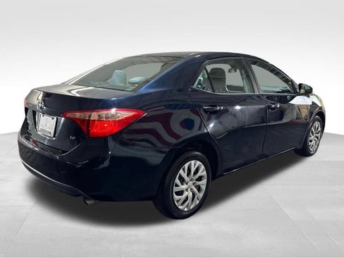 Used 2018 Toyota Corolla LE FWD image 5