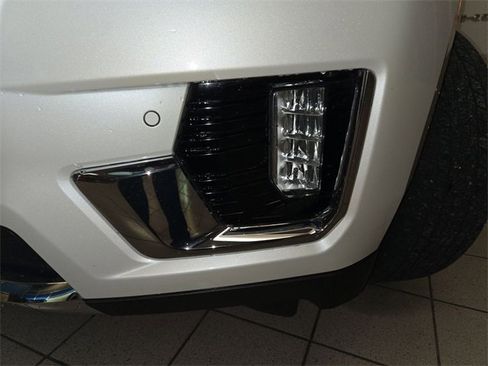 Used 2021 GMC Yukon SLT w/ SLT Luxury Plus Package image 28