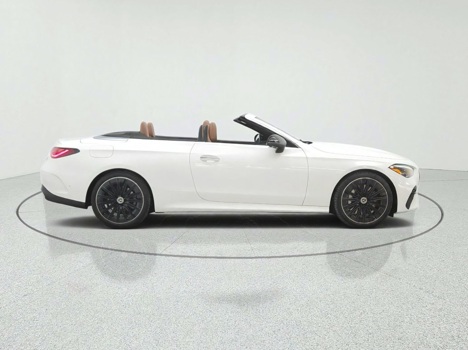 New 2027 Mercedes-Benz CLE 450 4MATIC Cabriolet image 4