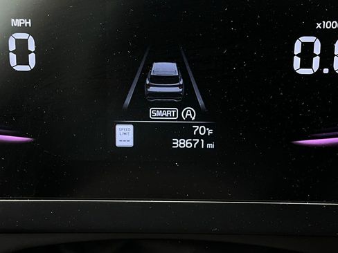 Used 2025 Kia Sportage LX image 36