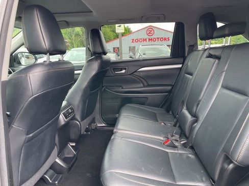 Used 2017 Toyota Highlander XLE FWD image 11