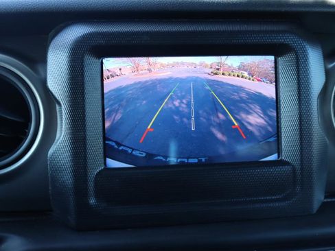 Used 2018 Jeep Wrangler Unlimited Sport S AWD/4WD image 29
