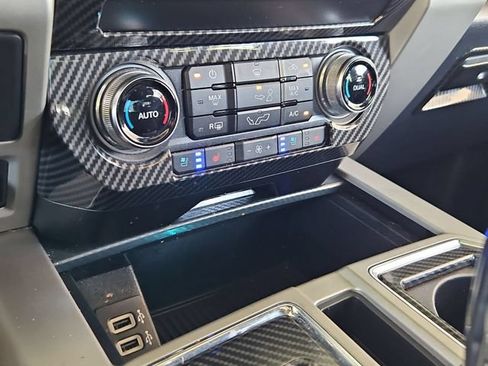 Used 2020 Ford F150 Lariat w/ Equipment Group 502A Luxury AWD/4WD image 20