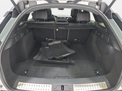 Used 2018 Land Rover Range Rover Velar R-Dynamic SE AWD/4WD image 33