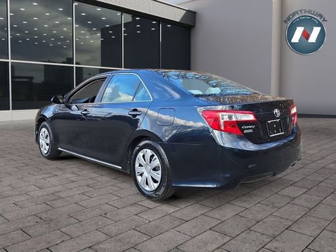 Used 2012 Toyota Camry LE image 3