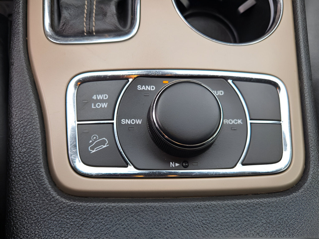 Used 2017 Jeep Grand Cherokee Limited AWD/4WD image 33