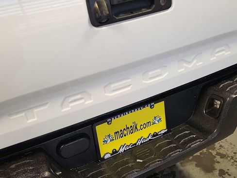 Used 2017 Toyota Tacoma SR RWD image 28