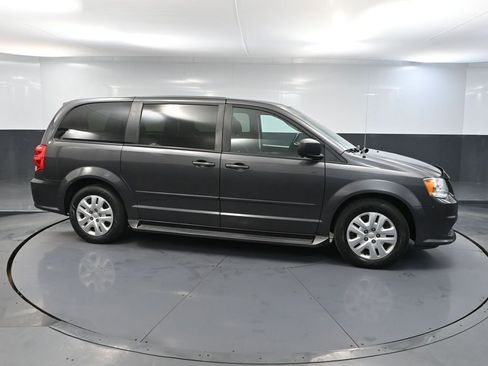 Used 2017 Dodge Grand Caravan SE w/ Power Window Group image 4