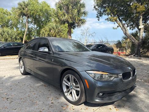 Used 2016 BMW 320i Sedan w/ Sport Package image 4