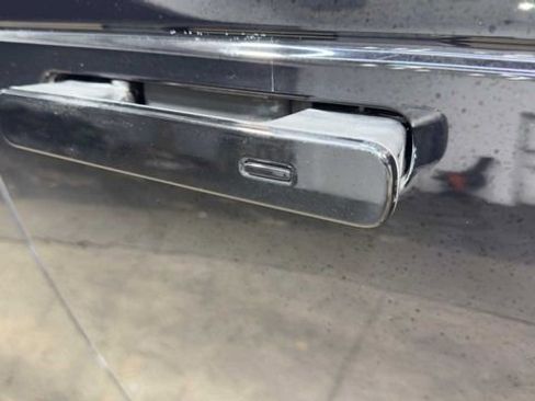 Used 2019 Land Rover Range Rover Velar P250 Base image 11