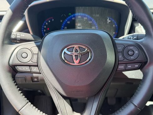 Used 2022 Toyota Corolla LE w/ Premium Interior Package image 9