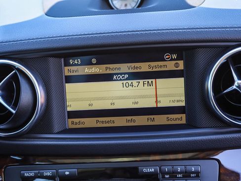 Used 2013 Mercedes-Benz SL 550 image 15