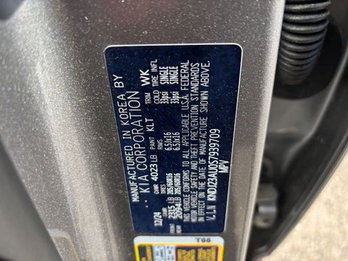 Used 2025 Kia Soul LX w/ LX Technology Package FWD image 25