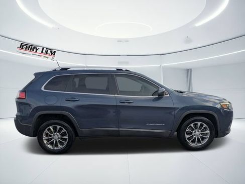 Used 2020 Jeep Cherokee Latitude Plus FWD image 2