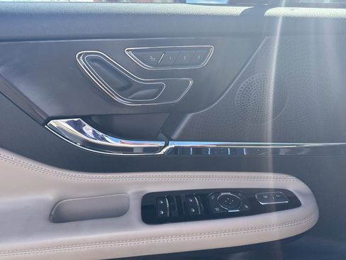 Used 2025 Lincoln Corsair FWD image 9