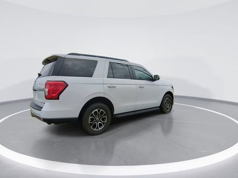 Used 2024 Ford Expedition XLT RWD image 8