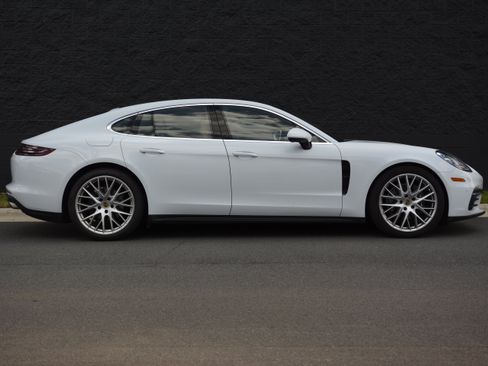 Certified 2018 Porsche Panamera 4 AWD/4WD image 8