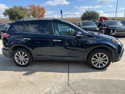 Used 2018 Toyota RAV4 Limited image 4
