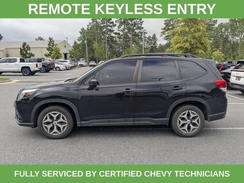 Used 2023 Subaru Forester Premium AWD/4WD image 9