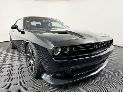 Used 2018 Dodge Challenger R/T Scat Pack w/ Leather Interior Group RWD image 5