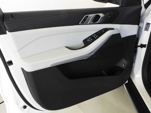 Certified 2023 BMW X5 xDrive45e image 11