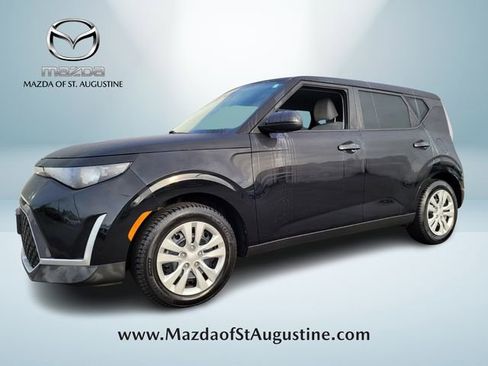 Used 2023 Kia Soul LX image 1