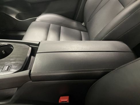 Used 2023 Nissan Rogue SV w/ SV Premium B Package image 21