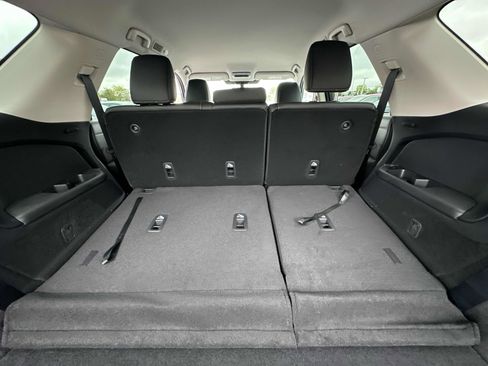 New 2025 Nissan Pathfinder SL image 18