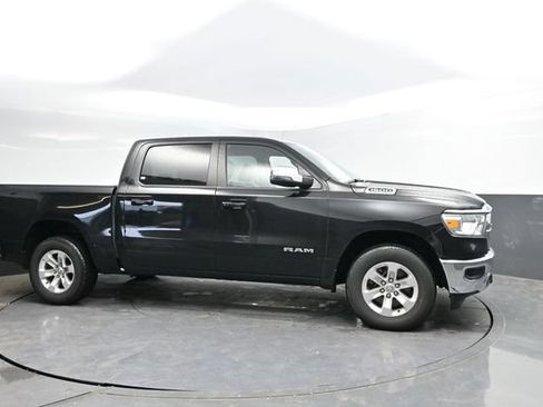 Used 2024 RAM 1500 Laramie AWD/4WD image 4