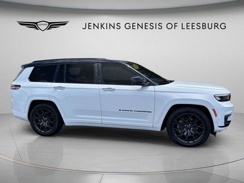 Used 2023 Jeep Grand Cherokee L Summit w/ High Altitude Package AWD/4WD image 2