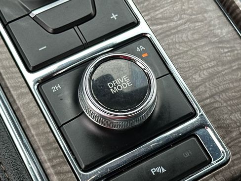 Used 2019 Ford Expedition Limited AWD/4WD image 35