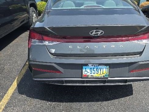 Used 2024 Hyundai Elantra SEL FWD image 6