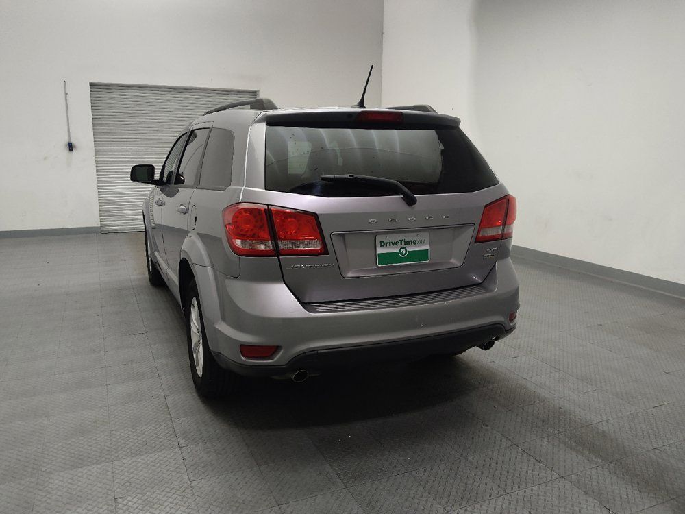 Used 2017 Dodge Journey SXT w/ Comfort/Convenience Group FWD image 6